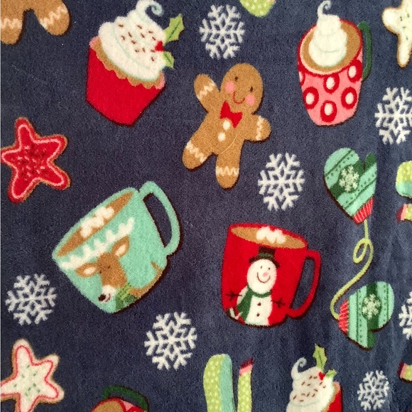 Gingerbread/Winter Throw - Picture 2 of 4
